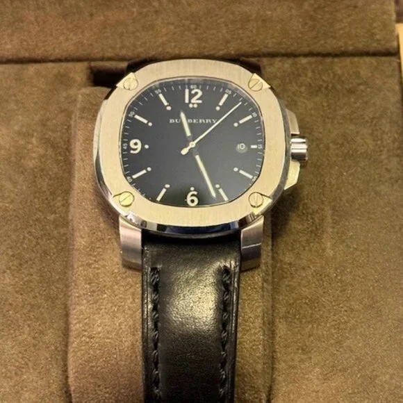Burberry 'The Britain' Watch - Pristine Condition - Picture 1 of 4